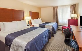 Baymont Inn & Suites Grand Forks